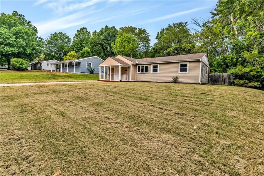 810 NE 62nd Street, Gladstone, MO 64118 - Image #3