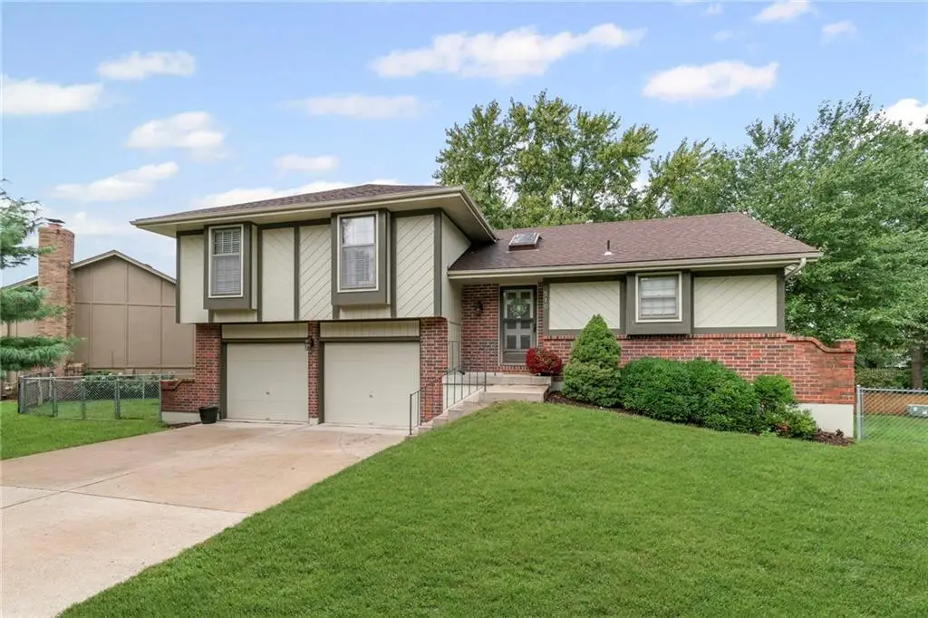 510 SE Greenridge Drive, Lees Summit, MO 64063 - Image #1