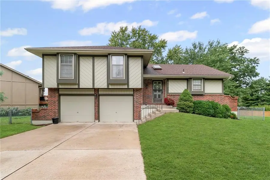510 SE Greenridge Drive, Lees Summit, MO 64063 - Image #2
