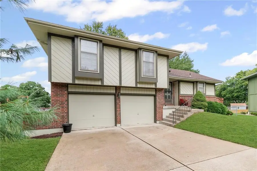 510 SE Greenridge Drive, Lees Summit, MO 64063 - Image #3