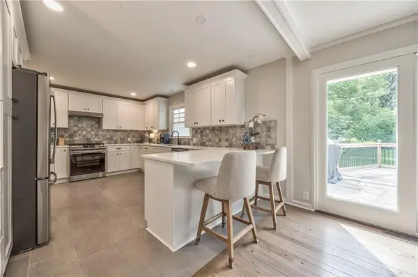 703 Tam-o-shanter Drive, Kansas City, MO 64145