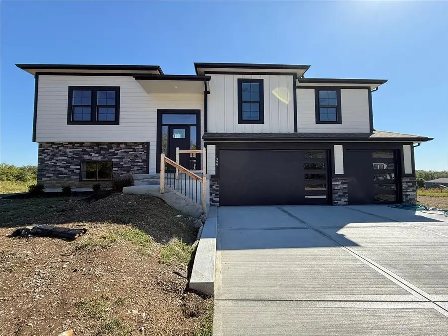 1329 N Holland Road, Independence, MO 64056 - Image #2