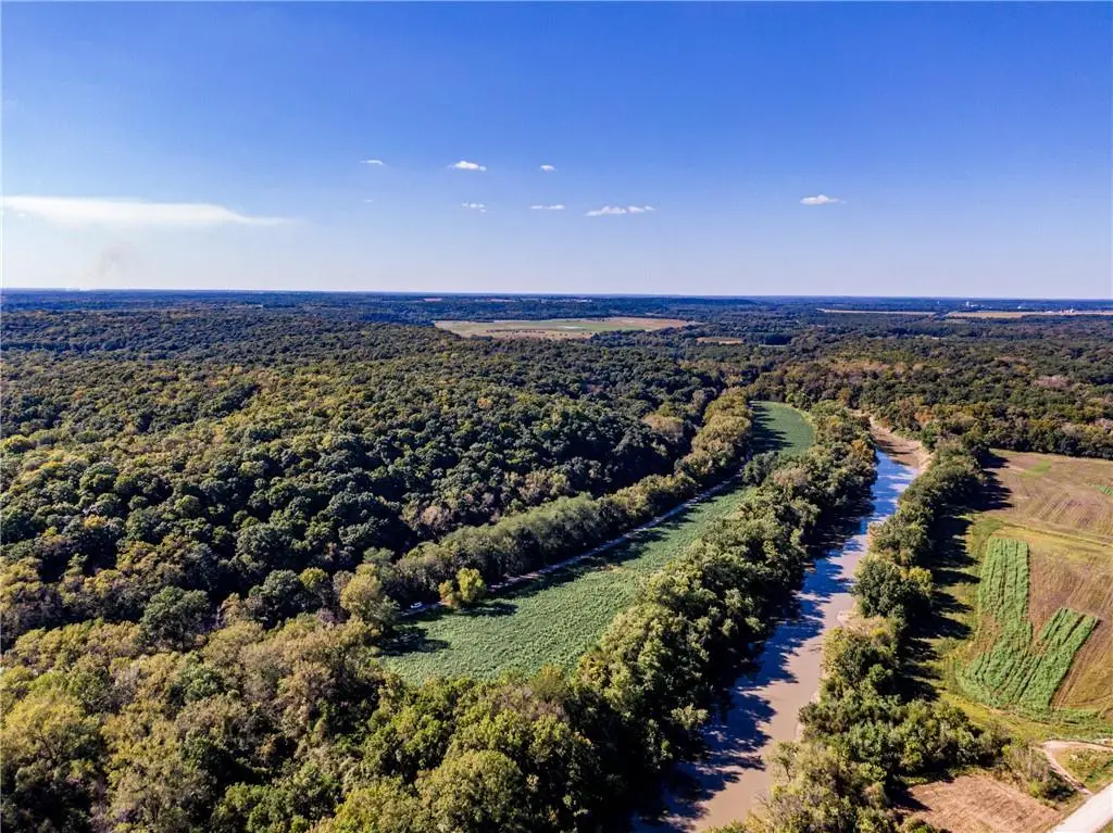 17375 Queens Road, Pleasanton, KS 66075 - Image #1