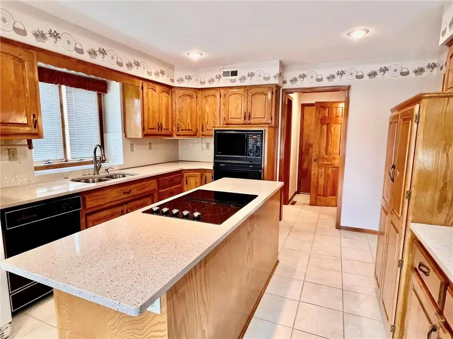 12000 E 78th Terrace, Raytown, MO 64138 - Image #2