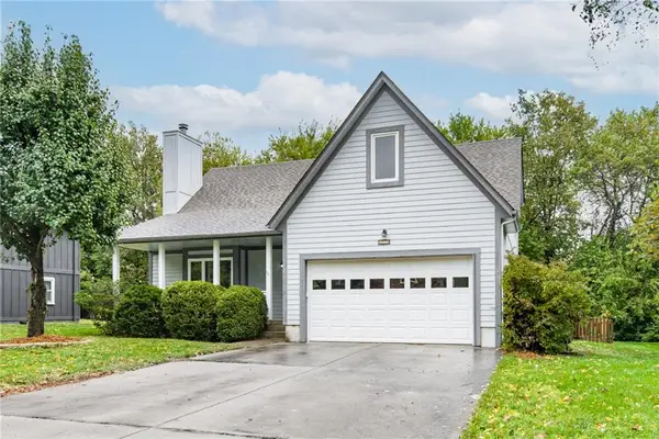 3711 SW Harbor Circle, Lee's Summit, MO 64082