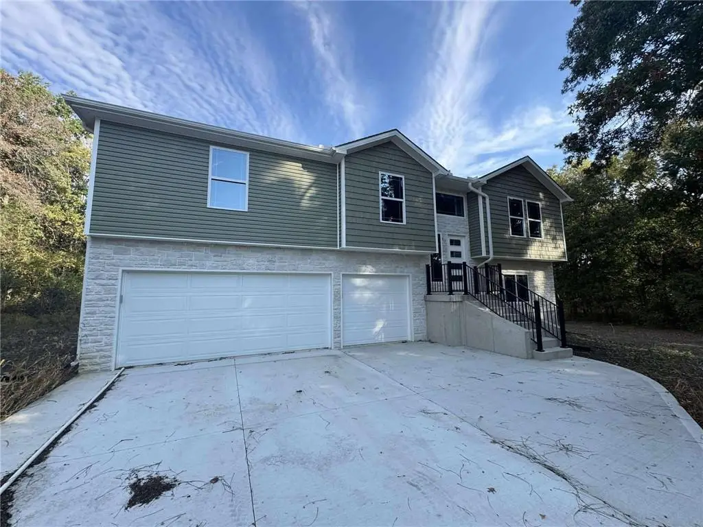 435 NW Division Road, Centerview, MO 64019 - Image #1