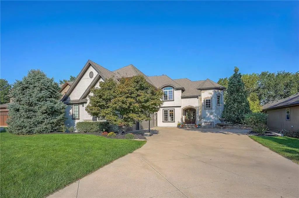 6744 Longview Road, Shawnee, KS 66218 - Image #1