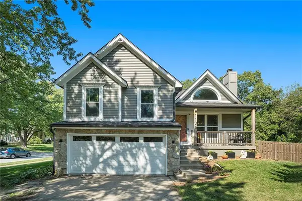 1126 E Yesteryear Drive, Olathe, KS 66061