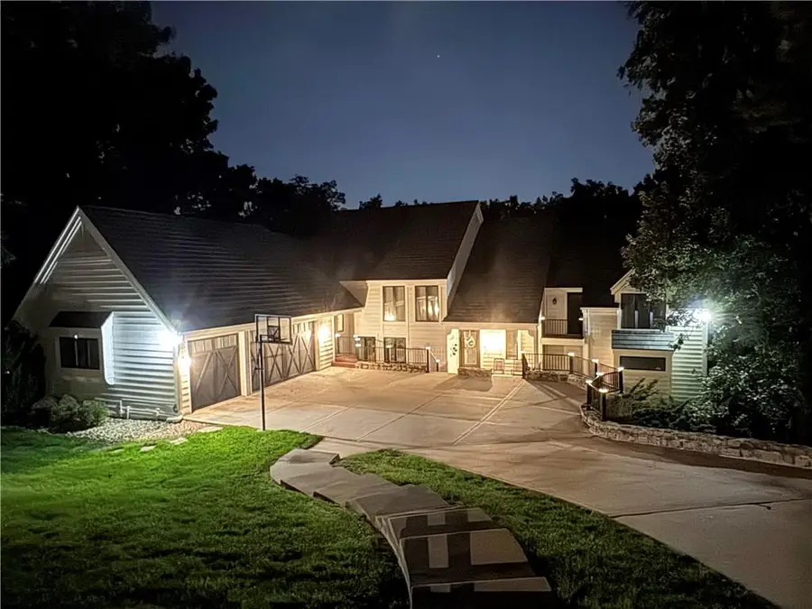 12108 Catalina Street, Leawood, KS 66209 - Image #2