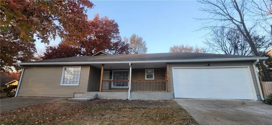 8641 Broadmoor Street, Overland Park, KS 66212 - Image #3