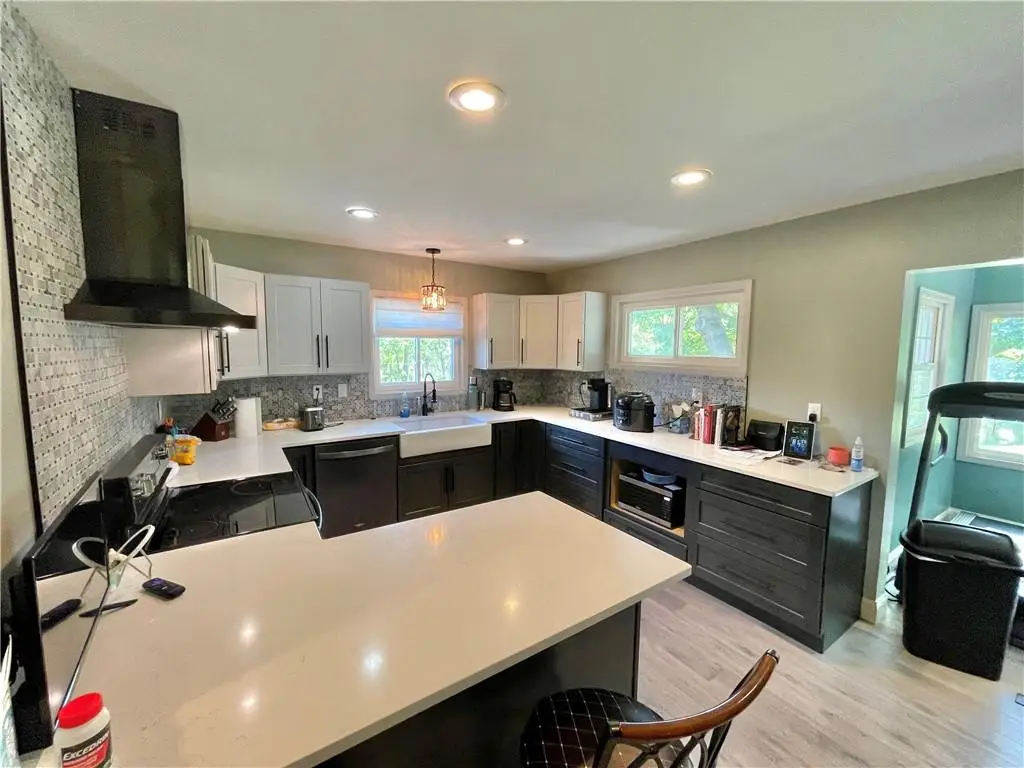 10207 NW Barry Road, Kansas City, MO 64153 - Image #1