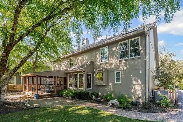 6115 W 157th Street, Overland Park, KS 66223