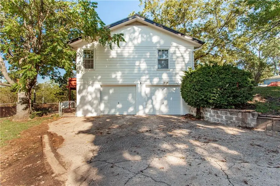 2820 Berry Lane, Independence, MO 64057 - Image #2