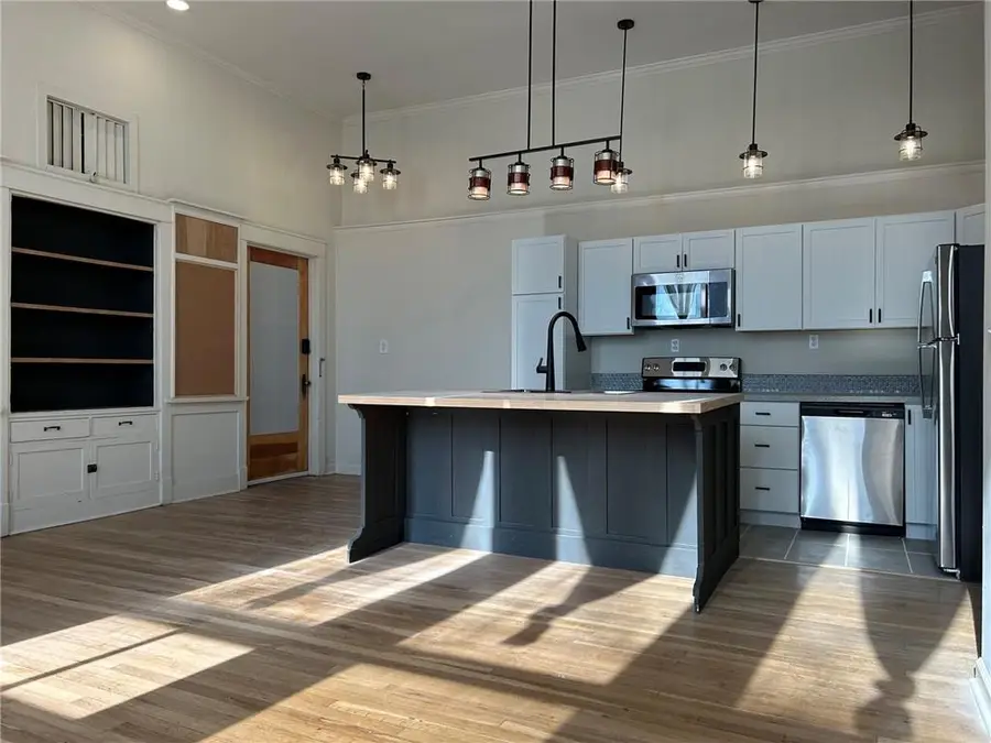 1201 Main Street, Parkville, MO 64152 - Image #2