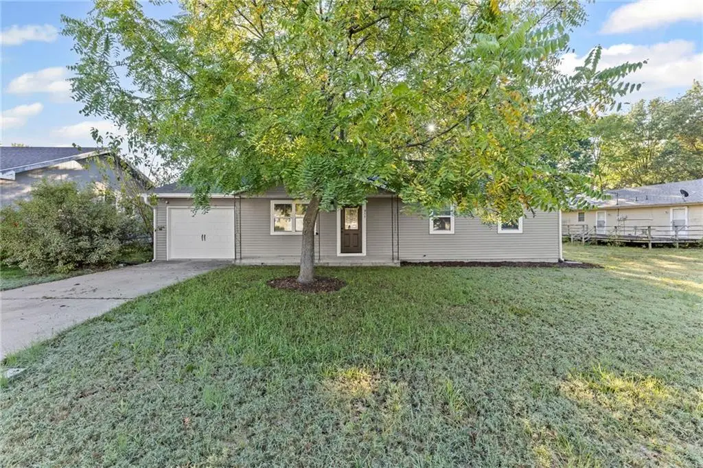 911 N Spruce Street, Ottawa, KS 66067 - #1