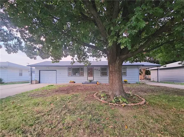 263 Kaw Avenue, Garnett, KS 66032