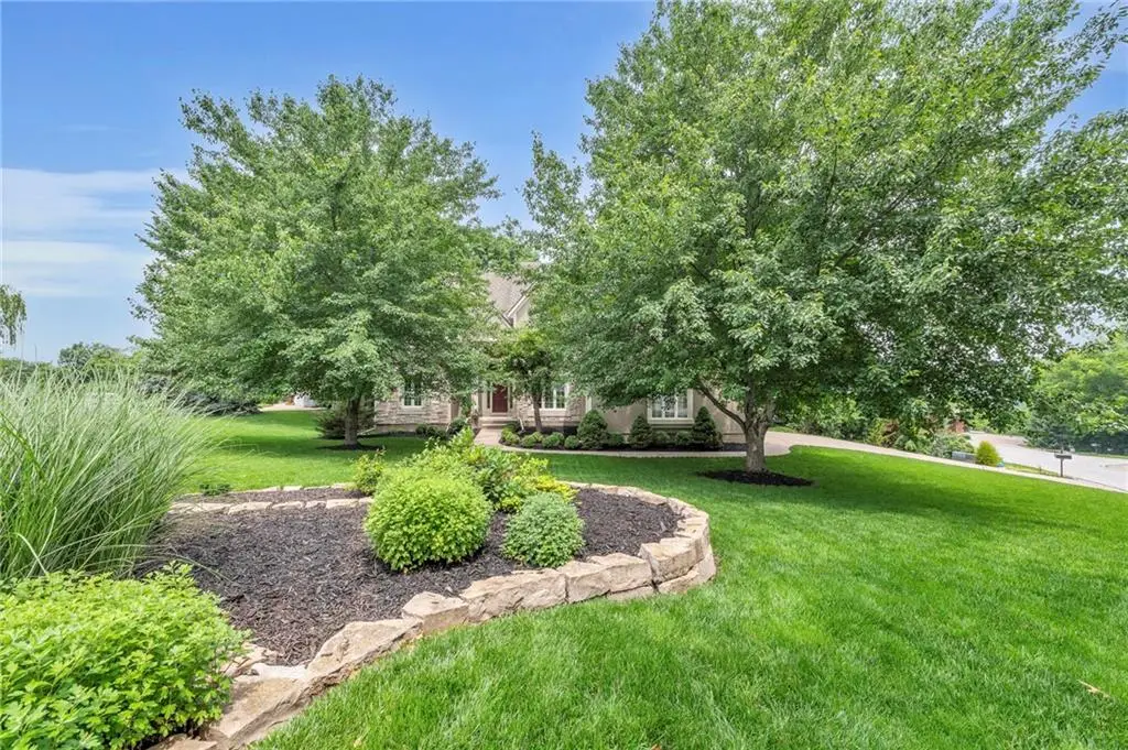 5733 NW North Pointe Terrace, Parkville, MO 64152 - Image #1