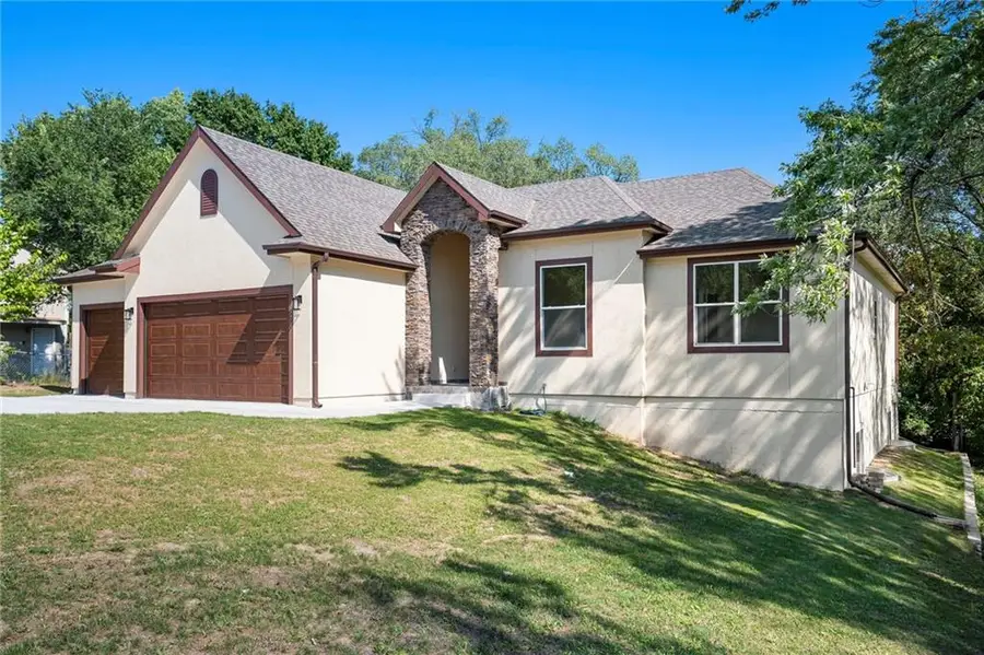 3711 N Wayne Avenue, Kansas City, MO 64116 - Image #2