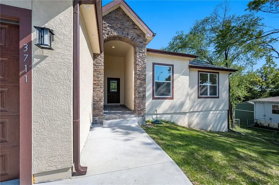 3711 N Wayne Avenue, Kansas City, MO 64116 - Image #3