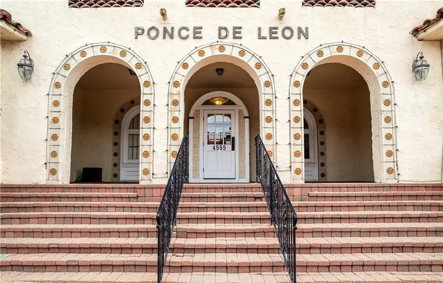 4555 Main Street #204, Kansas City, MO 64111 - Image #2