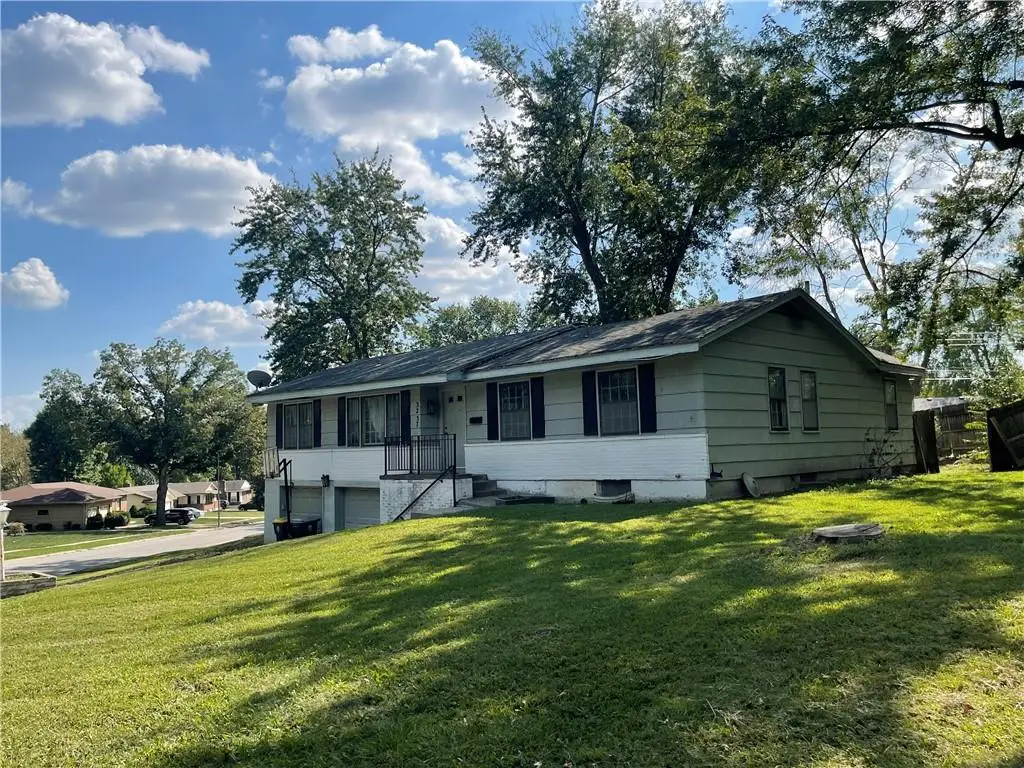 3237 NE 47th Terrace, Kansas City, MO 64117 - Image #1