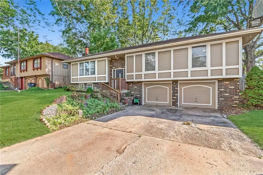 516 Brett Circle, Blue Springs, MO 64014 - Image #2