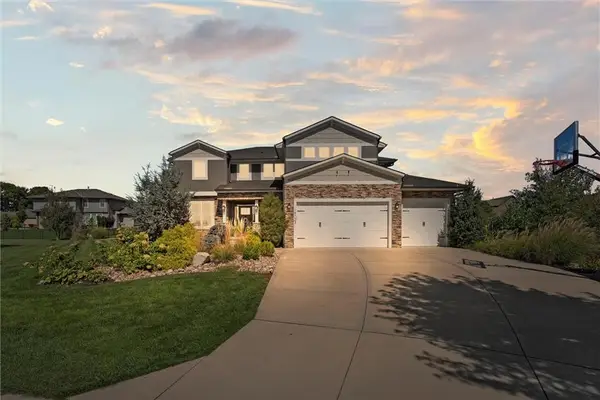 19723 Barstow Street, Spring Hill, KS 66083