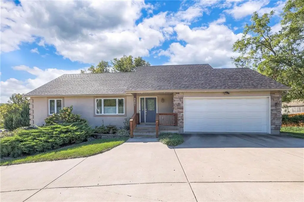 9601 NW Barry Road, Kansas City, MO 64153 - Image #1