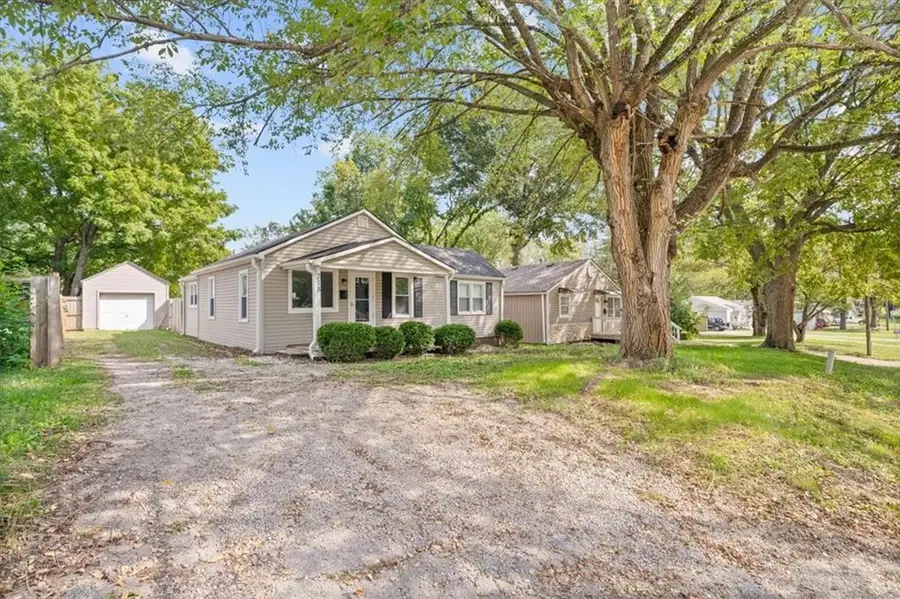 318 SW 10th Street, Blue Springs, MO 64015 - Image #2