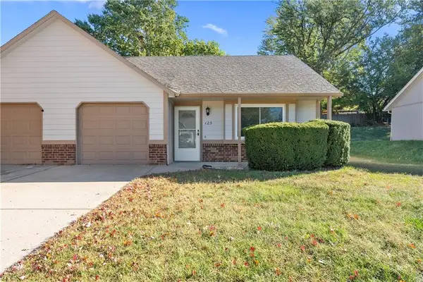 123 SE Greystone Drive, Lee's Summit, MO 64063