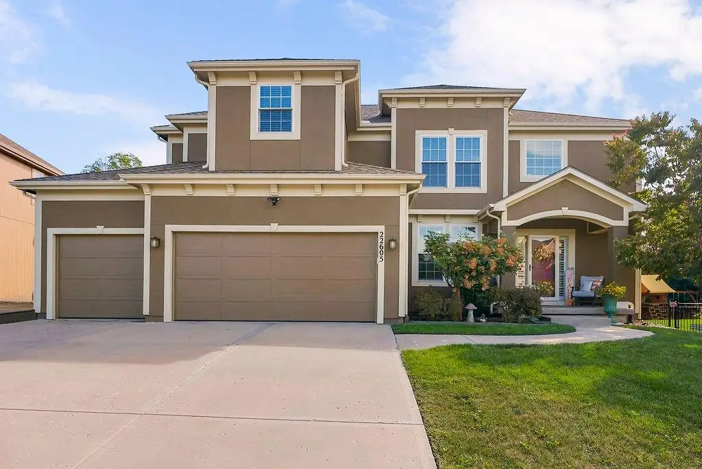22605 W 56th Street, Shawnee, KS 66226 - #1