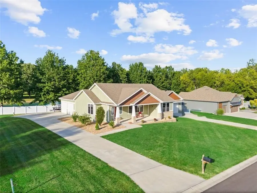 408 NW Rust Court, Grain Valley, MO 64029 - Image #2