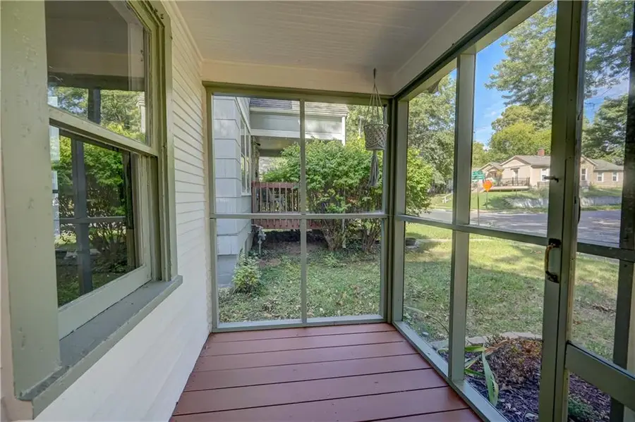 7602 Pennsylvania Avenue, Kansas City, MO 64114 - Image #2