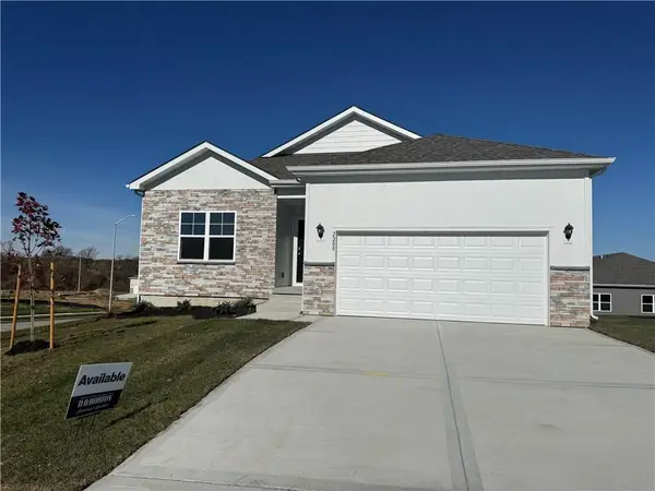 2208 Crestview Place, Raymore, MO 64083