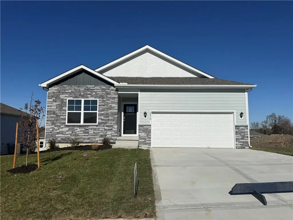 2210 Crestview Place, Raymore, MO 64083 - Image #1