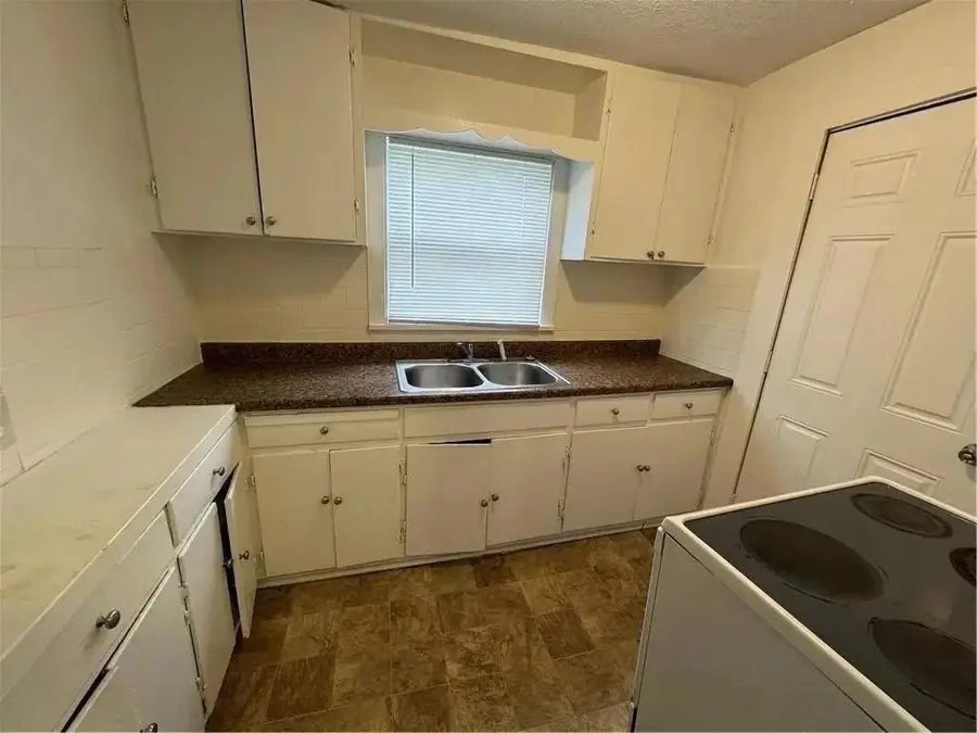 5107 Olive Street, Kansas City, MO 64130 - Image #3