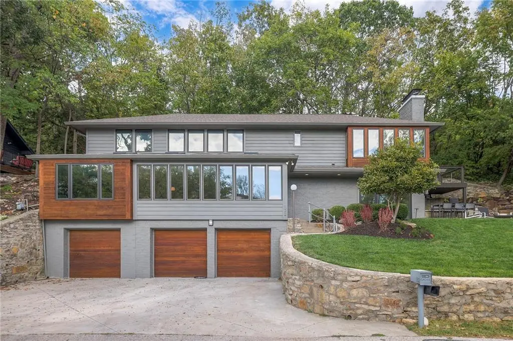 132 Lakeshore Drive W, Lake Quivira, KS 66217 - Image #1