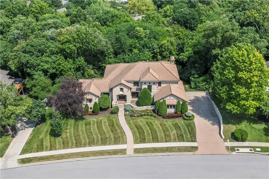 4501 N Hickory Lane, Kansas City, MO 64116 - #2