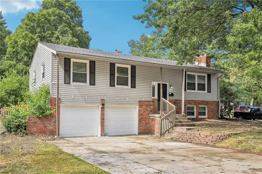 614 NW Fair Lane, Lees Summit, MO 64063 - Image #2