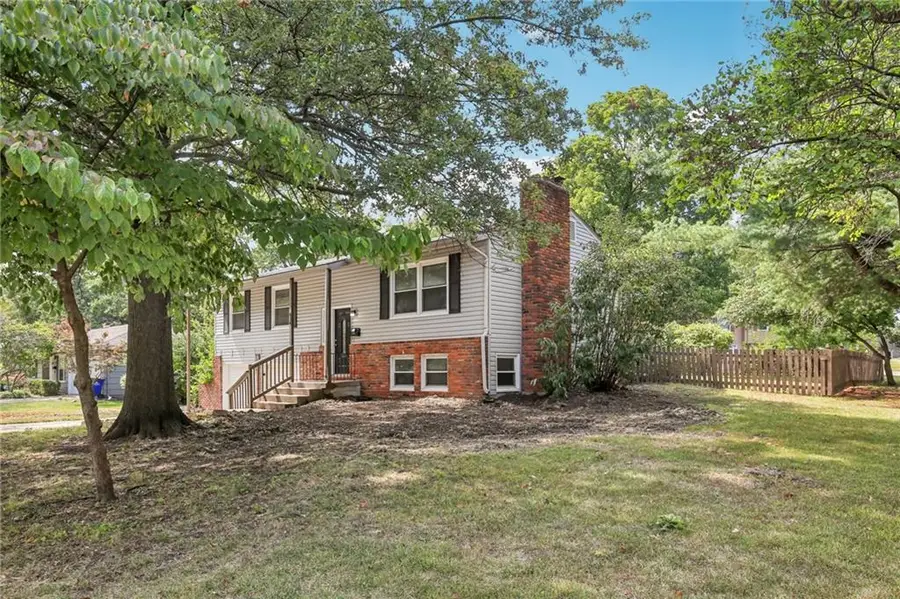 614 NW Fair Lane, Lees Summit, MO 64063 - Image #3
