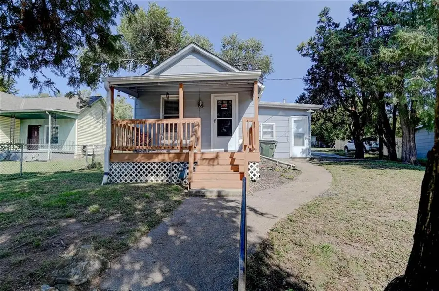 928 Dakota Street, Leavenworth, KS 66048 - Image #2
