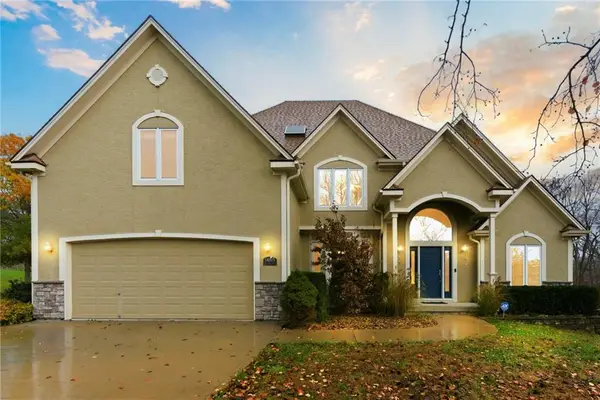 14815 Black Oak Drive, Smithville, MO 64089