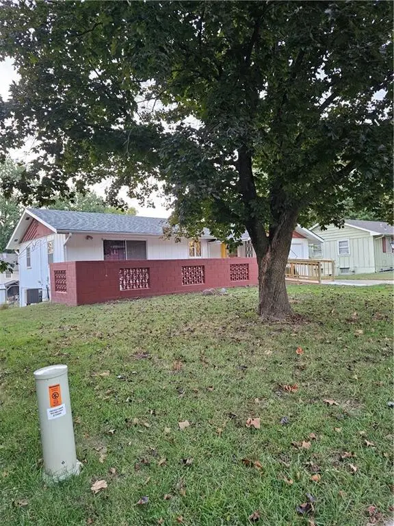 2102 N 34th Terrace, Saint Joseph, MO 64506 - Image #3