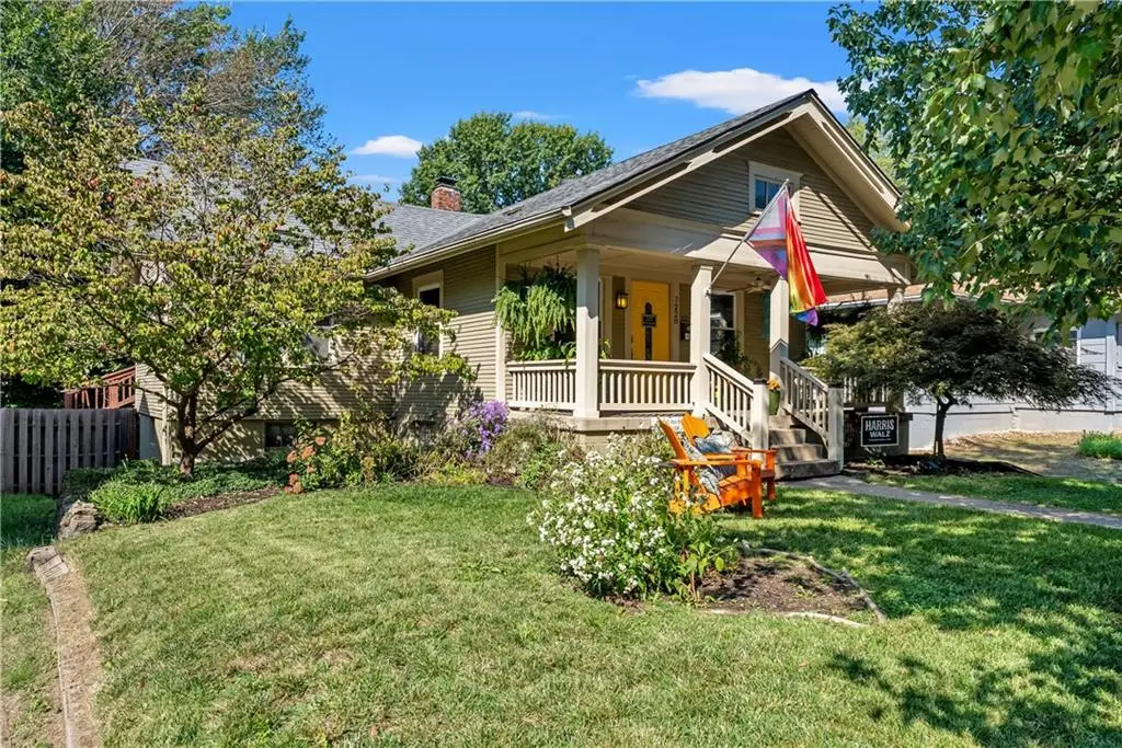 7228 Grand Avenue, Kansas City, MO 64114 - Image #1