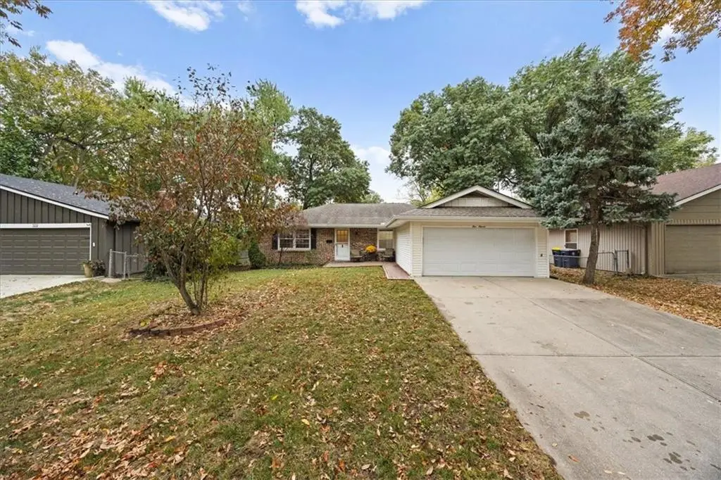 511 W 101st Street, Kansas City, MO 64114 - #1