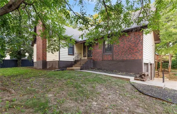 6707 Richmond Avenue, Kansas City, MO 64133