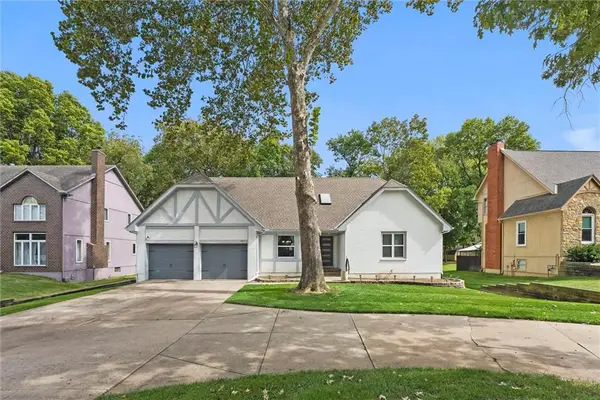 4017 NE Channel Drive, Lee's Summit, MO 64064