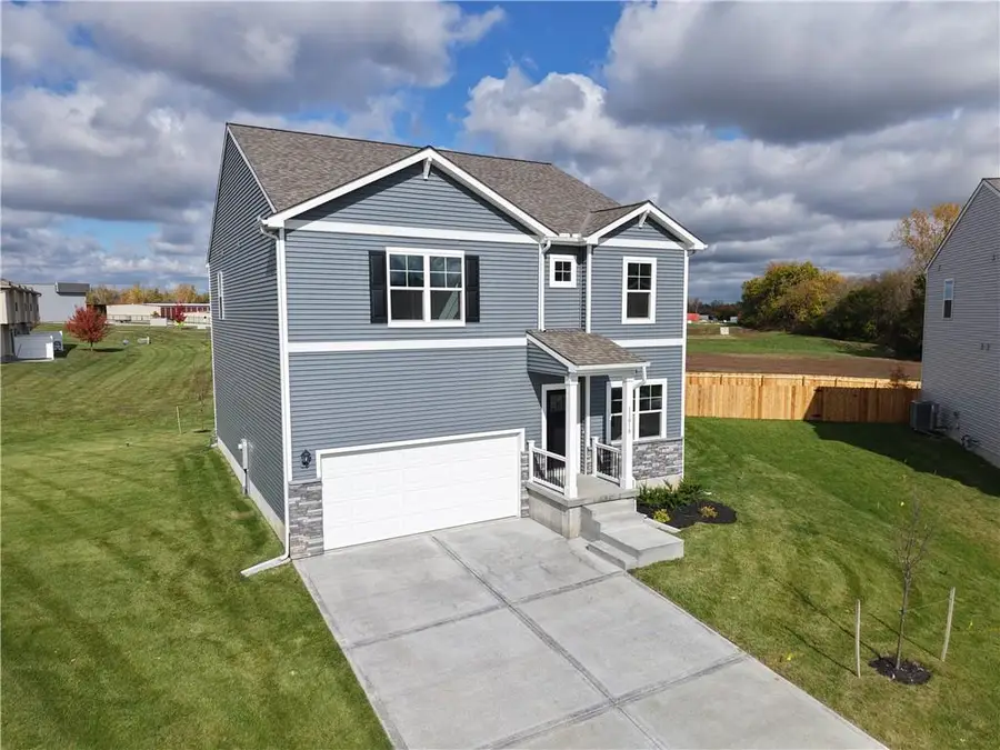 11018 E Ridge Court, Peculiar, MO 64078 - Image #2