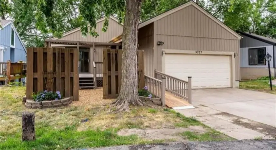 8237 N Chatham Avenue, Kansas City, MO 64151 - Image #2