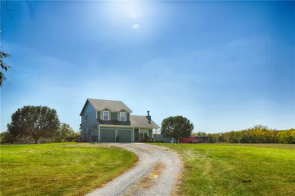 5805 Jaymar Circle, Louisburg, KS 66053